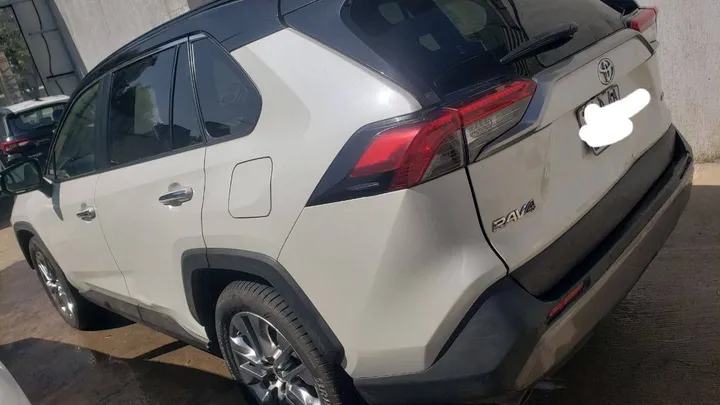Toyota RAV4 2021 Automatic 2.0L – photo 4