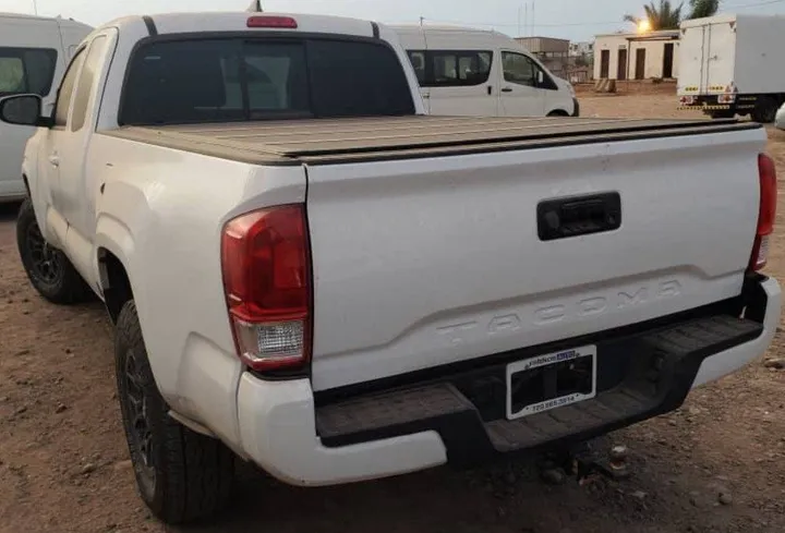 Toyota Tacoma 2015 Automatic – photo 3