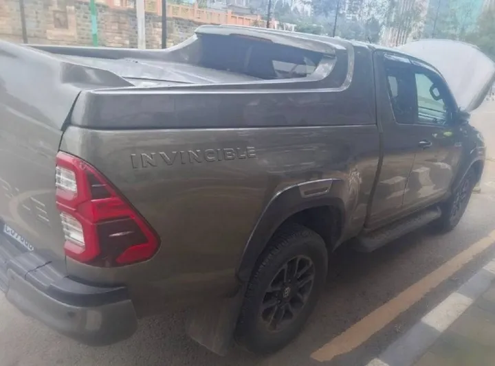 Toyota Invincible Extra Cab 2022 – photo 4