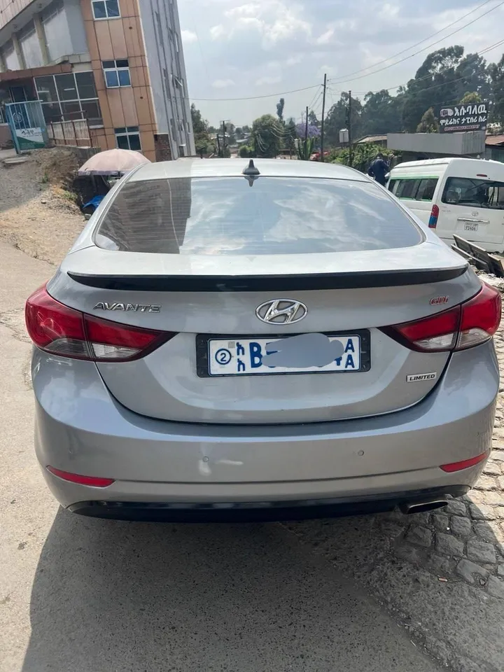 Hyundai Avante 2015 Automatic – photo 4