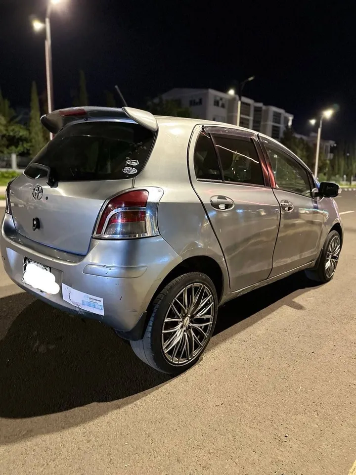 2009 Toyota Vitz Compact – photo 6