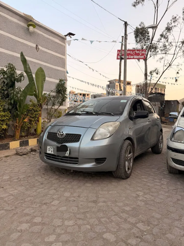 Toyota Yaris Compact 2007 – photo 3