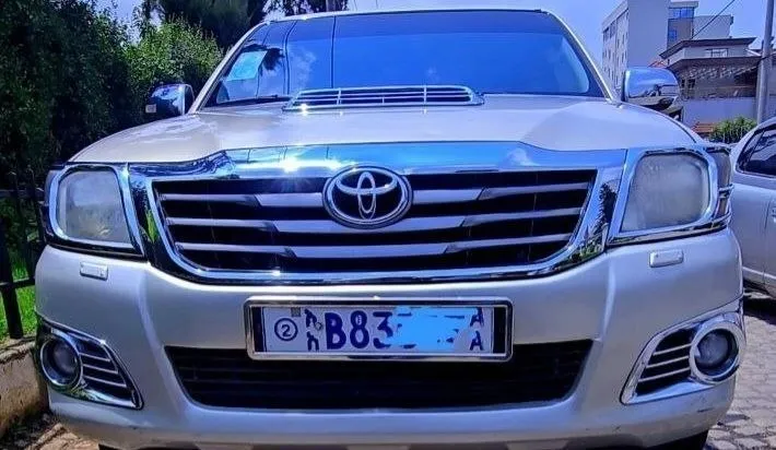 Toyota Hilux 2015 Manual Diesel – photo 3
