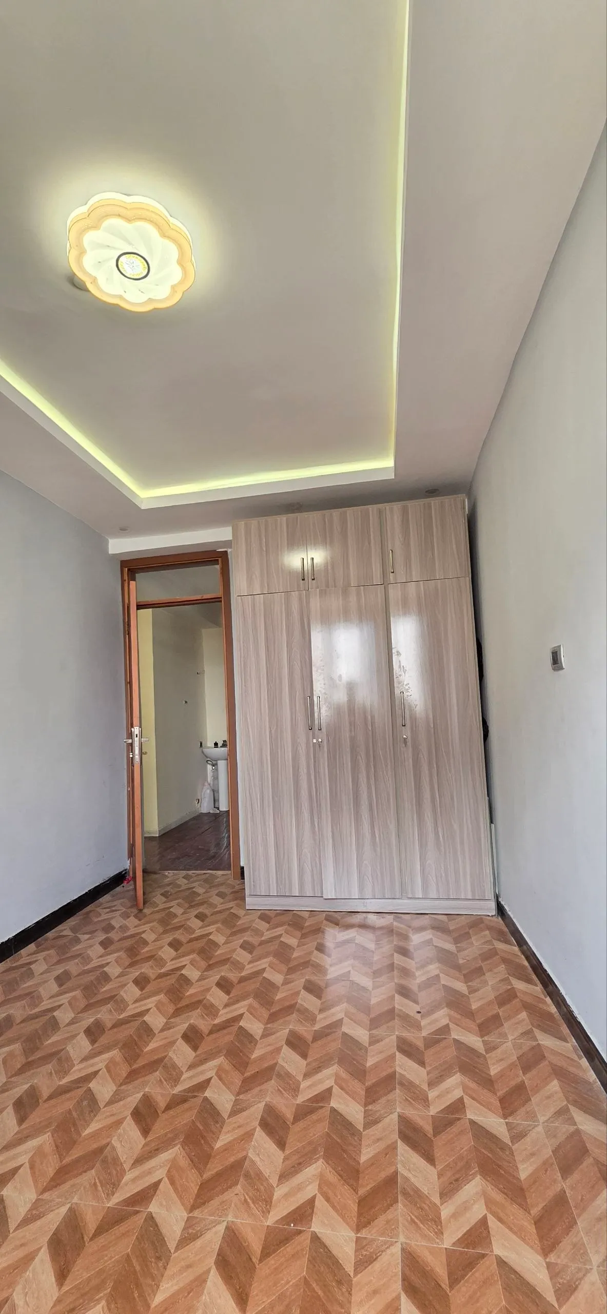 40/60 Condo 107 Sqm 5th Floor – photo 3