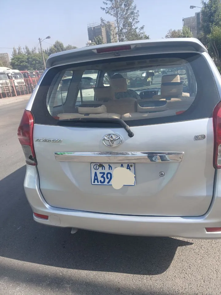 Toyota Avanza 2013 Automatic – photo 5