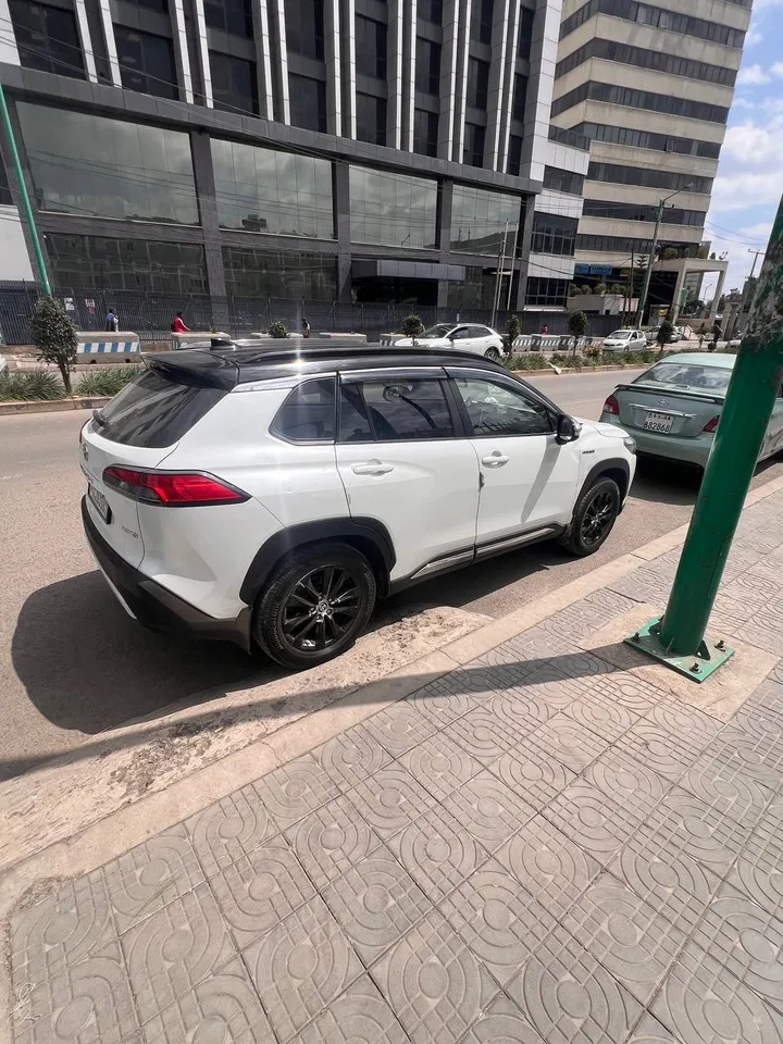 2022 Toyota Corolla Cross Hybrid – photo 5