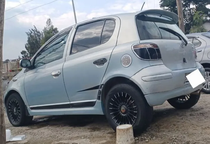 Toyota Vitz 2004 Automatic – photo 3