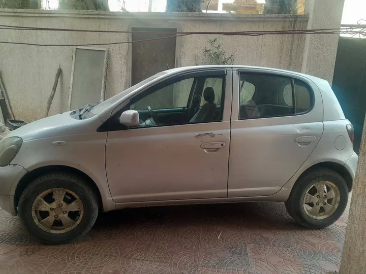 Toyota Vitz 2001 Automatic – photo 3