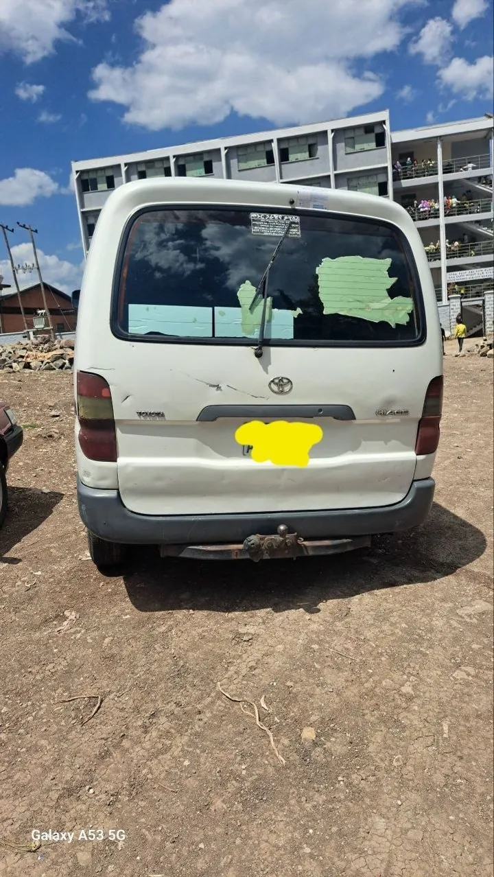 Toyota Van 2006 D4D – photo 3