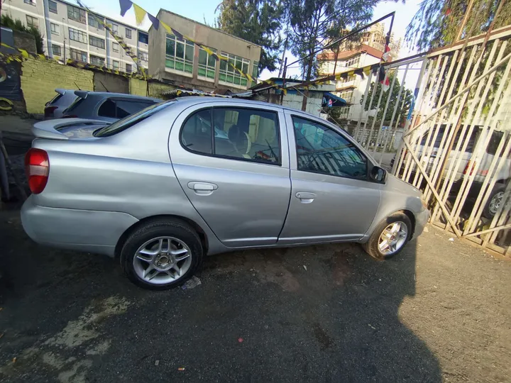 Toyota Platze 2001 Automatic – photo 9