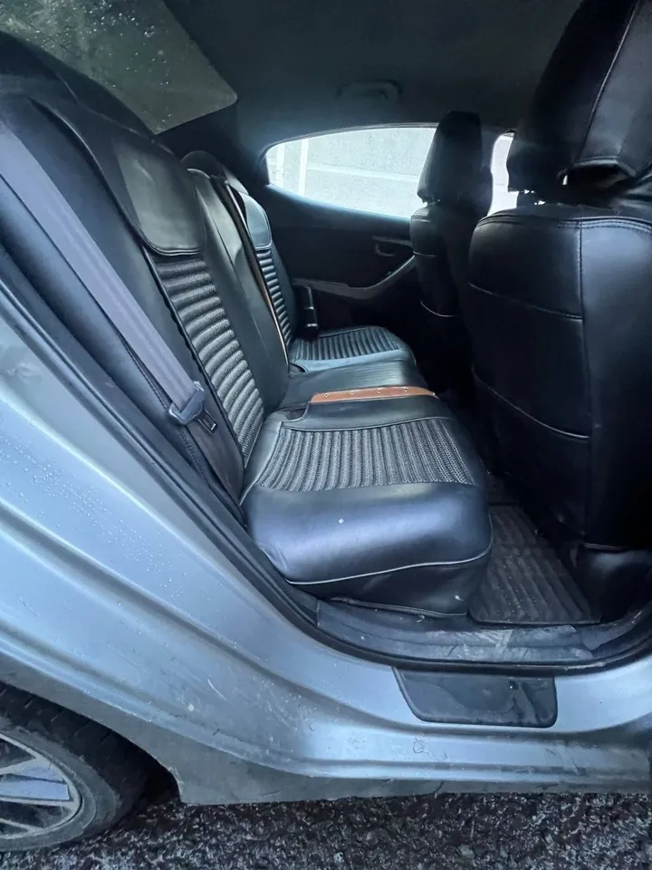 Hyundai Avante 2012 Automatic – photo 6