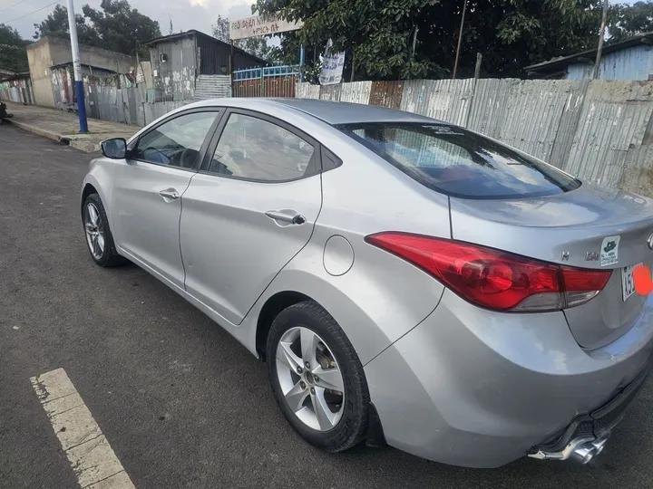Hyundai Elantra 2012 Automatic – photo 4