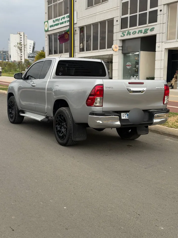 Toyota Revo King Cab 2017 Manual – photo 6