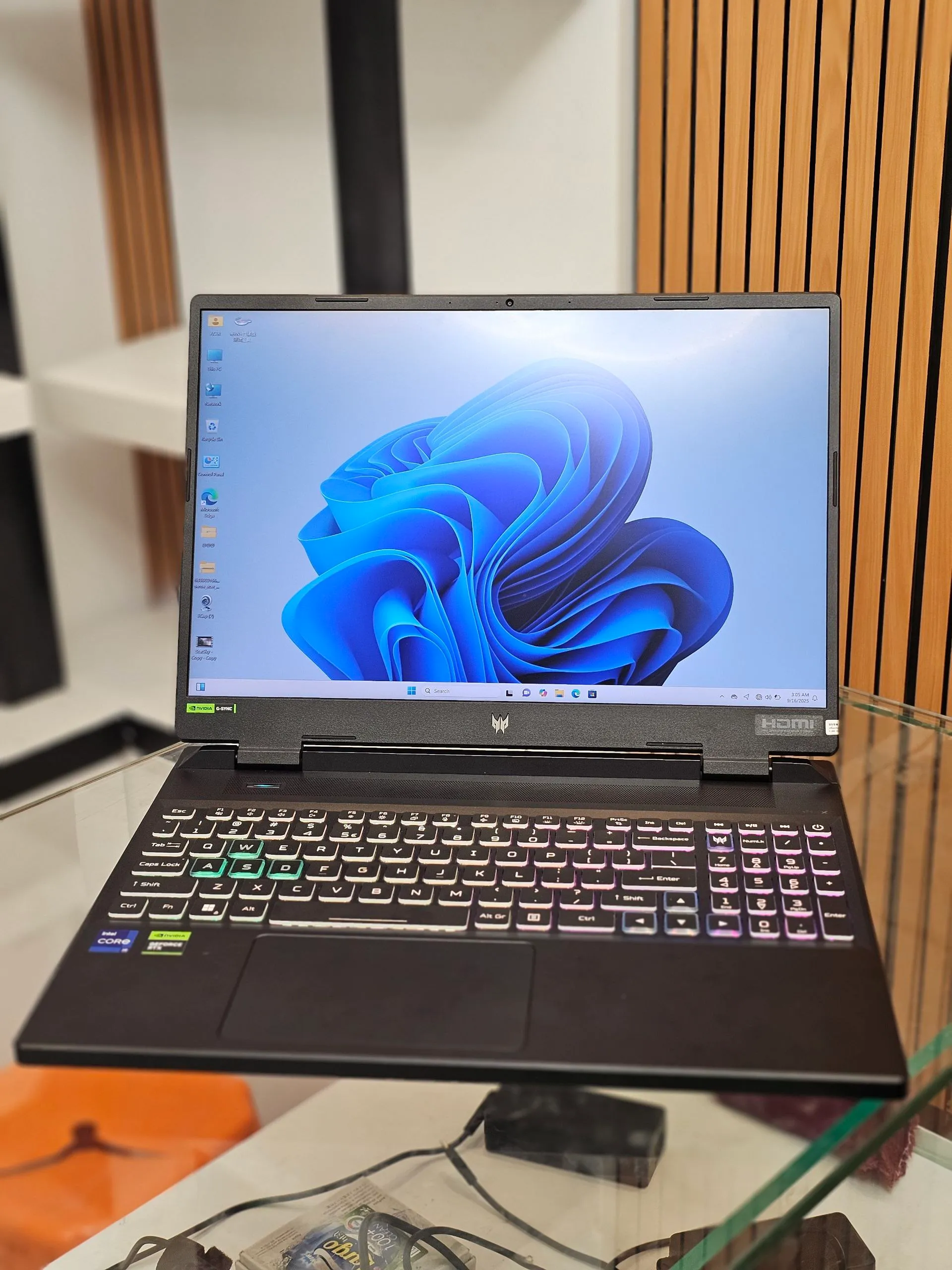Acer Predator Helios 300 Gaming Laptop – photo 4