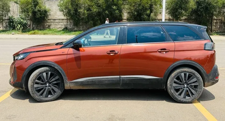 Peugeot 5008 2022 SUV – photo 5