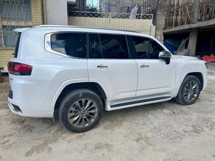 Toyota Land Cruiser V6 VX.R 2023 – photo 4
