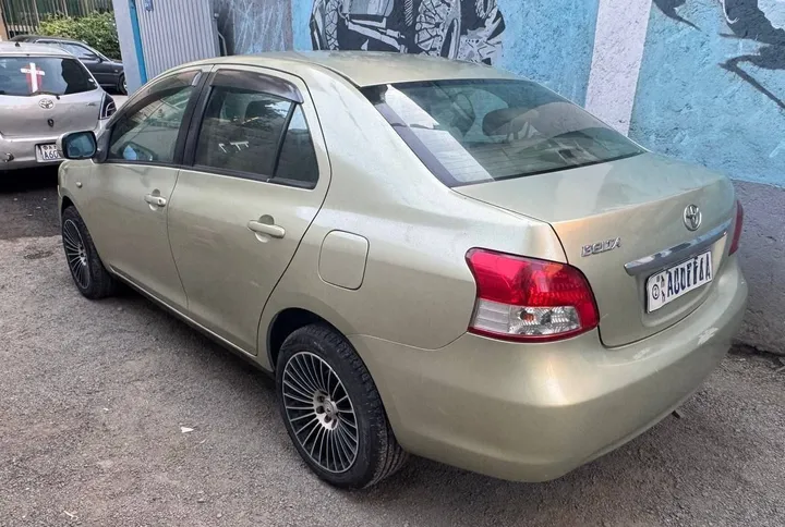 Toyota Yaris Belta 2006 – photo 3