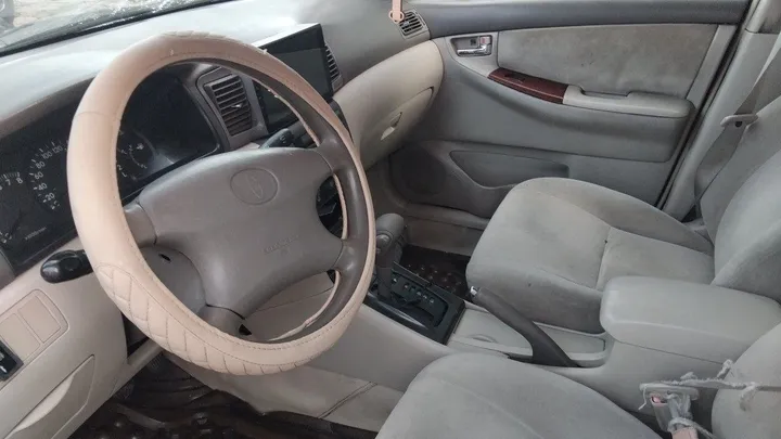 Toyota Corolla 2004 Automatic – photo 3