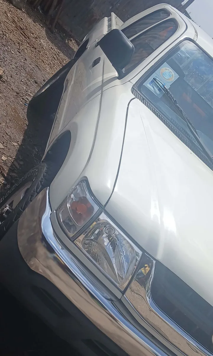 Toyota Hilux Double Cab 2004 4WD – photo 3