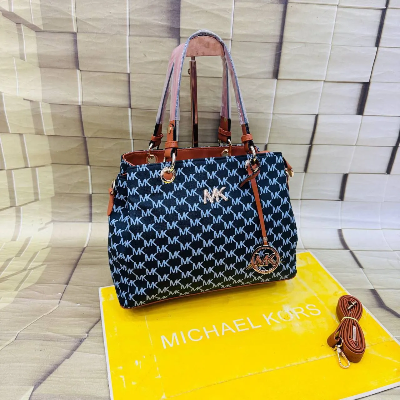 Michael Kors Ladies Sling Bag – photo 3