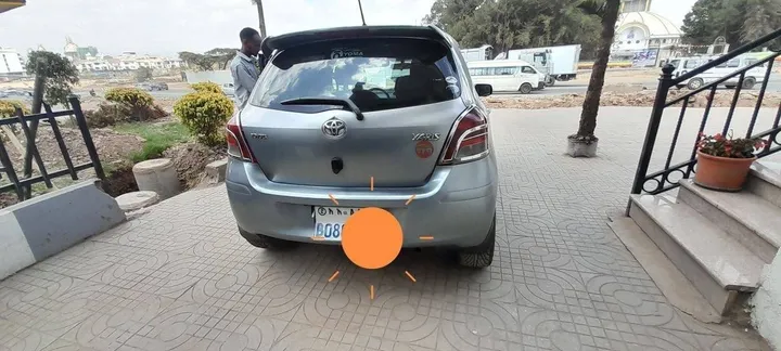 Toyota Yaris Compact 2008 Automatic – photo 3