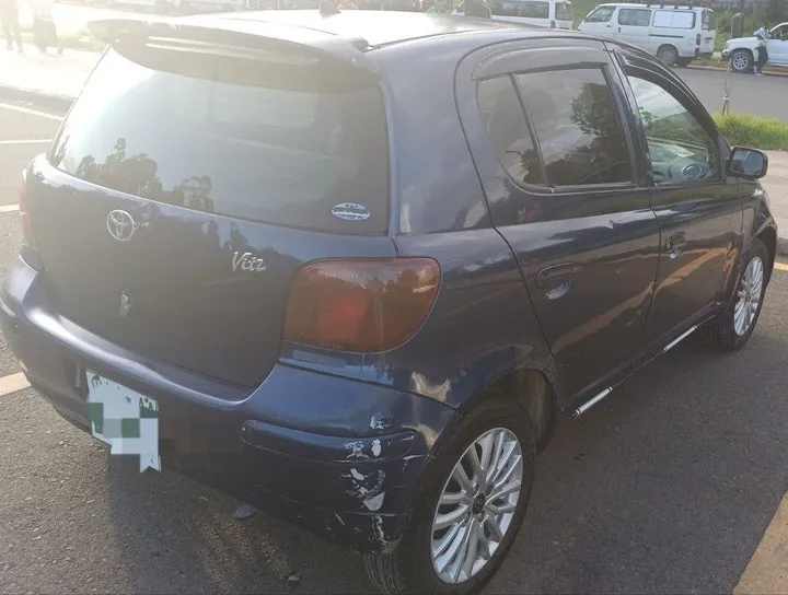 Toyota Vitz 1.0L Automatic – photo 4