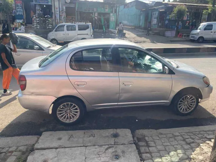 Toyota Platz 2001 Automatic – photo 3