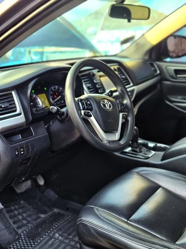 2015 Toyota Highlander SUV – photo 6