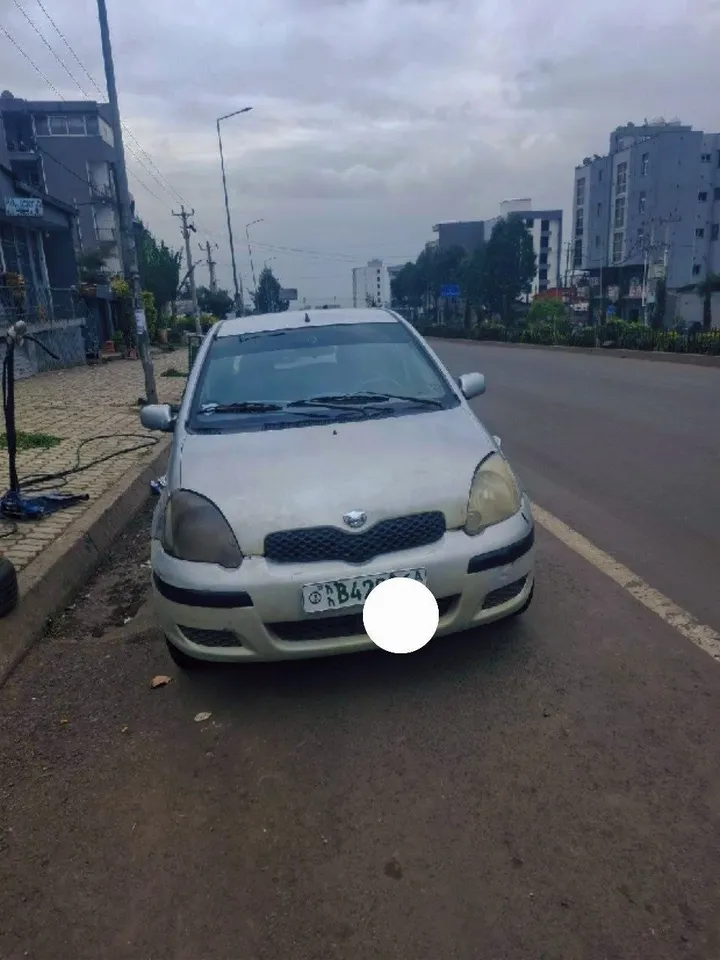 Toyota Vitz 2002 Automatic – photo 3