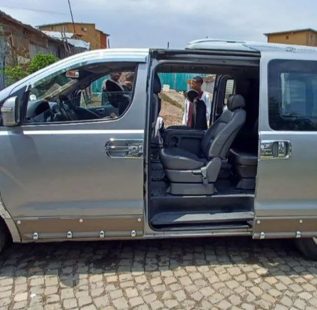 Hyundai Starex 2012 Automatic – photo 4