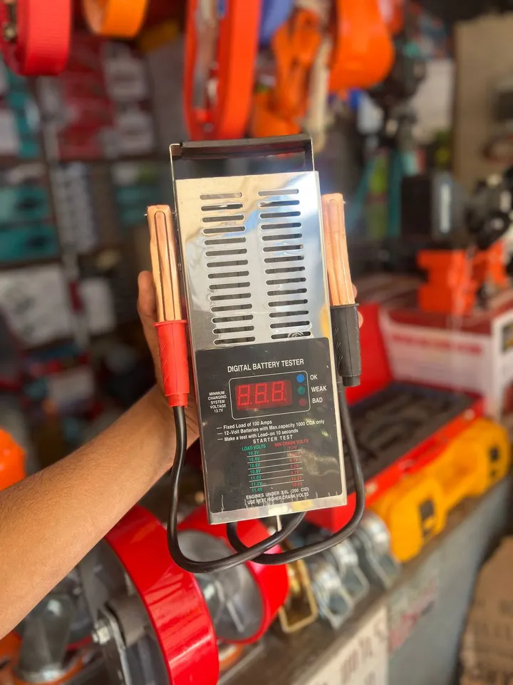 Titan Digital Battery Tester – photo 3