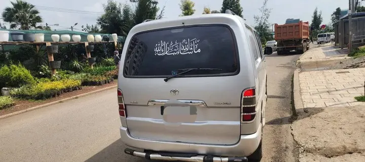 Toyota Hiace D4D Dolphin Van 2011 – photo 3
