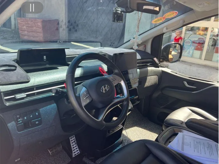 Hyundai Staria Luxury 2023 – photo 5