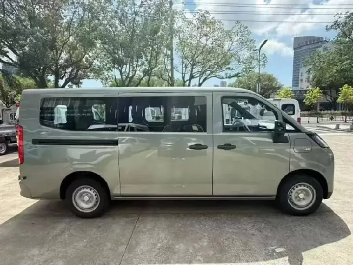 Brand New Geely Farizon Xingxiang V7E – photo 4
