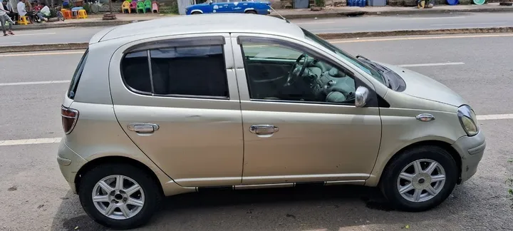 Toyota Vitz 2002 Automatic – photo 3