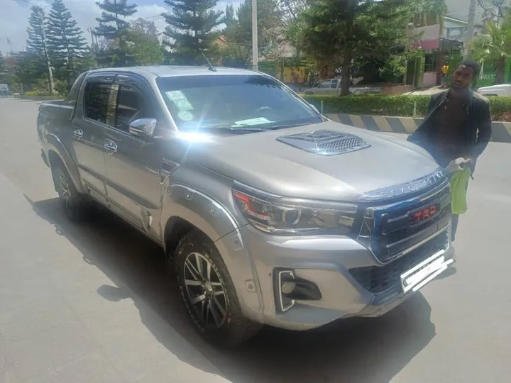Toyota Revo Double Cab 2017 – photo 3