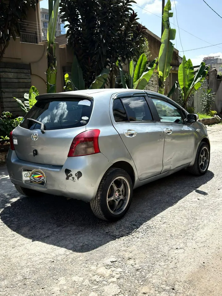 Toyota Yaris Compact 2007 Automatic – photo 4