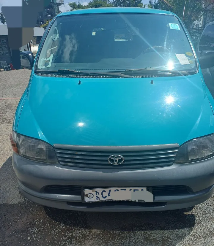 Toyota Hiace Dolphin Diesel Van – photo 3