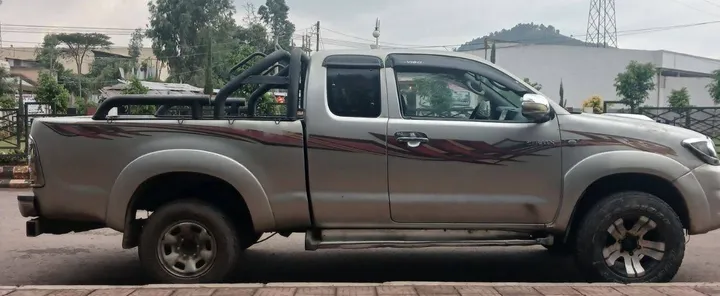 Toyota Hilux 2009 Manual Pickup – photo 4