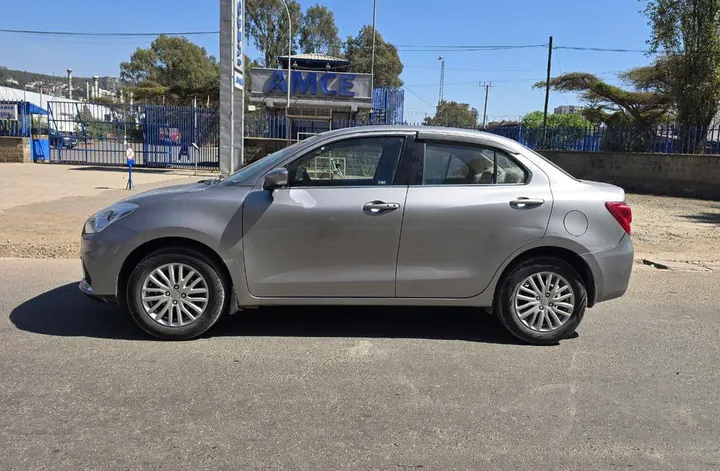 Suzuki Dzire 2022 Automatic – photo 3