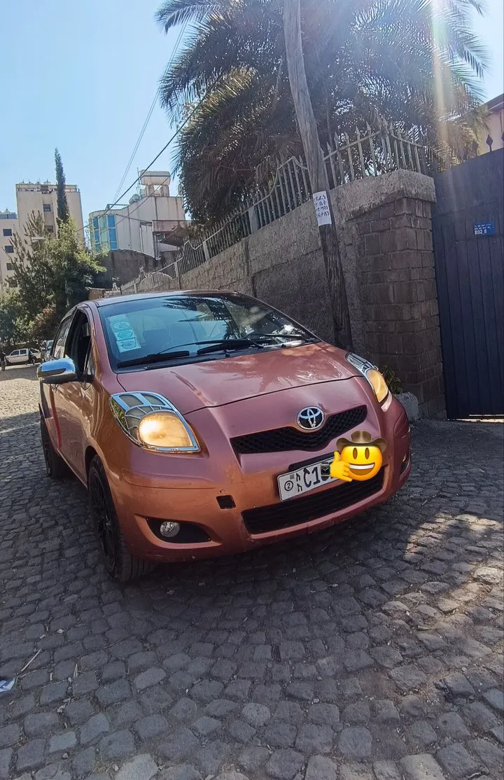 Toyota Yaris Compact 2010 – photo 5