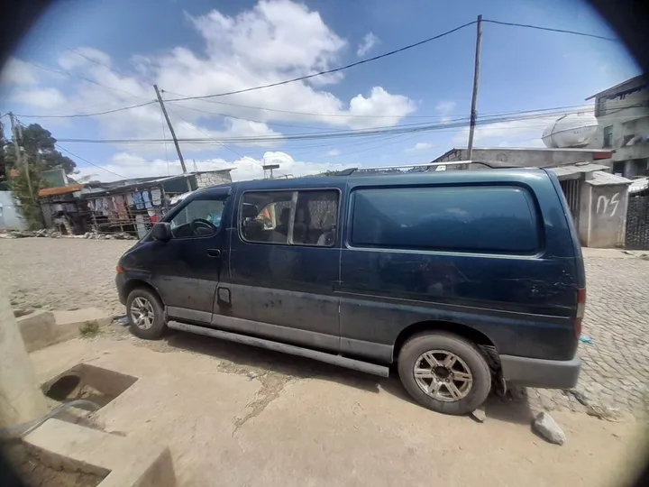 Van Minibus 2003 Model – photo 3