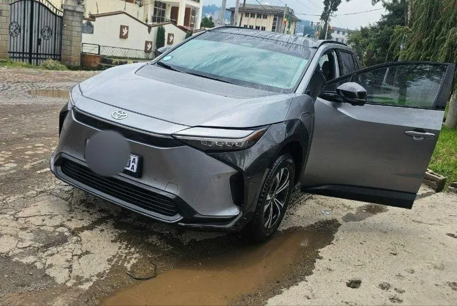 Toyota BZ4X EV 2023 – photo 4