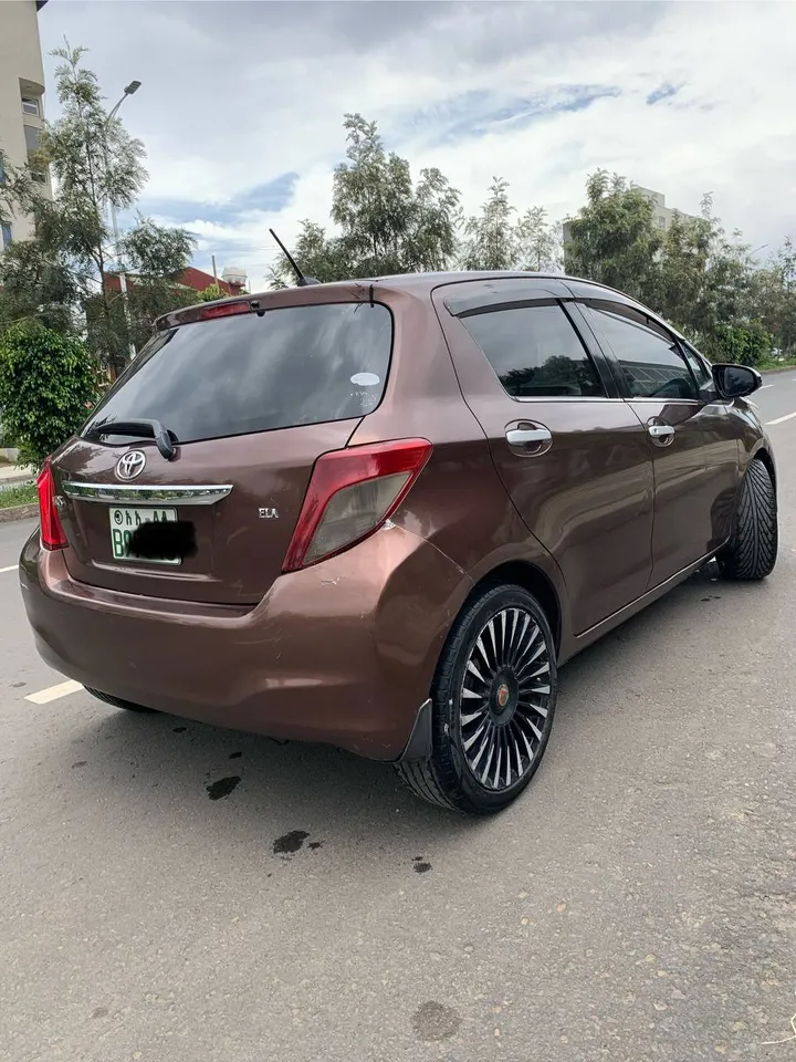 Toyota Yaris Jewel 2012 Automatic – photo 7