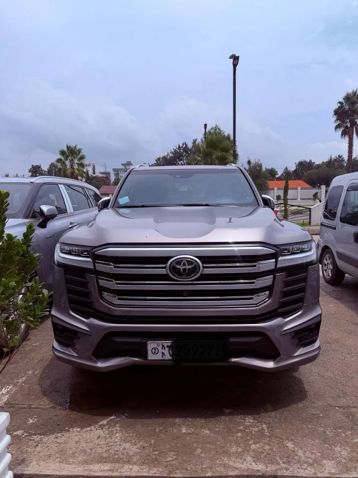 Toyota Land Cruiser VXR 2022 – photo 3