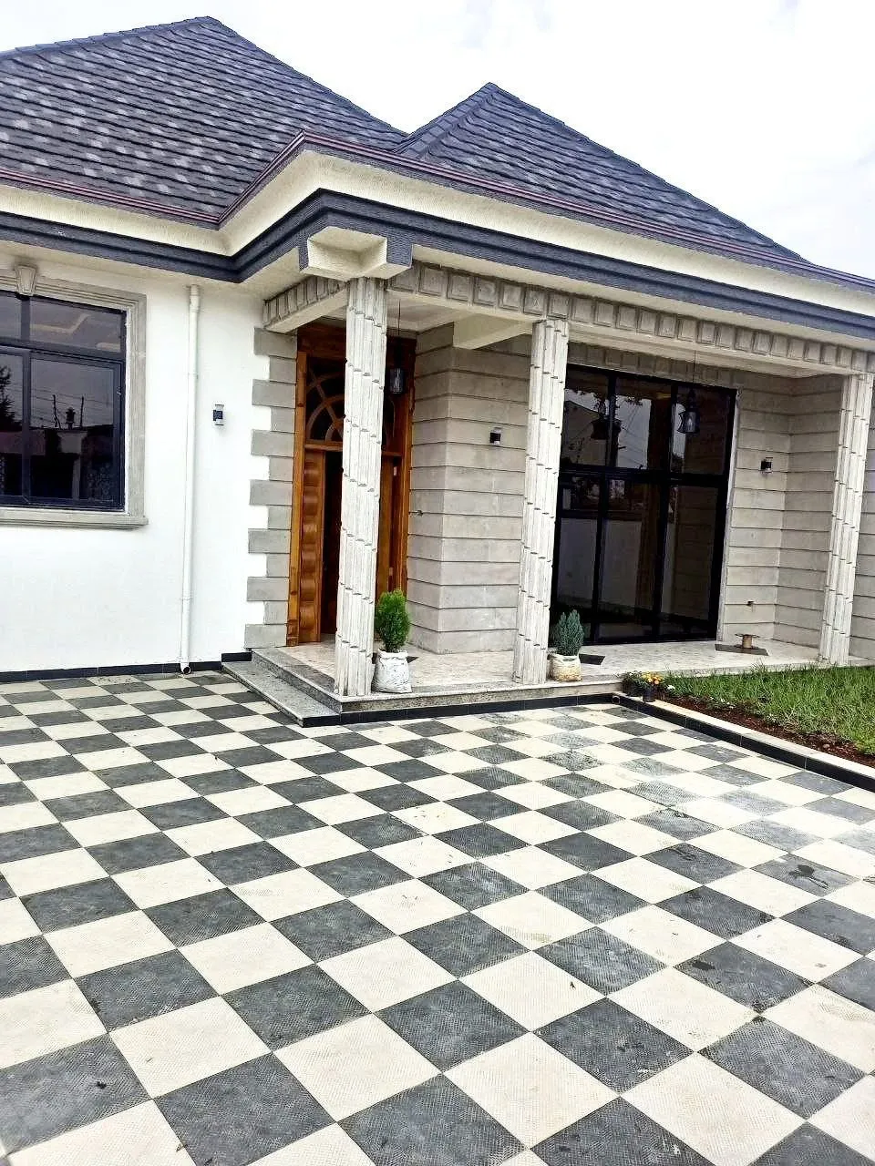 Modern 5-Bedroom Villa in Wesen – photo 3