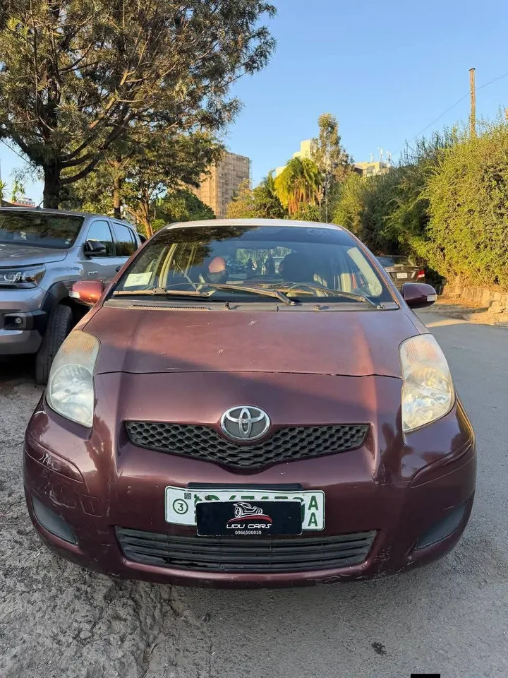 Toyota Yaris Compact 2010 – photo 5