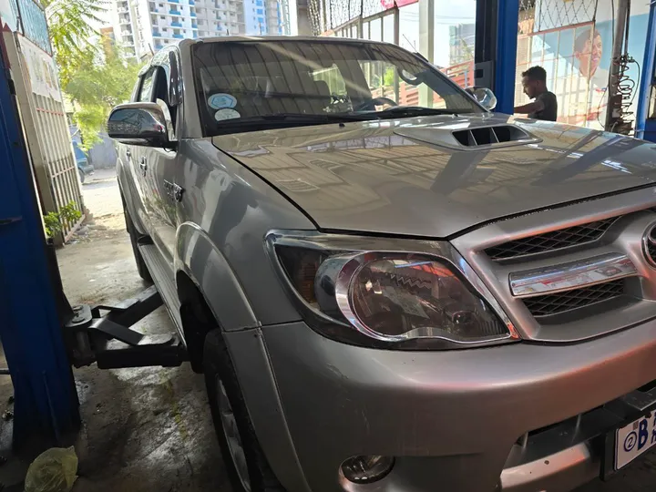 Toyota Hilux 2008 D4D Manual – photo 3