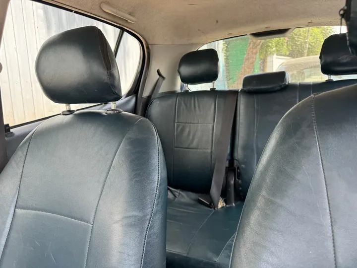 Toyota Vitz Yaris 2002 Manual – photo 8