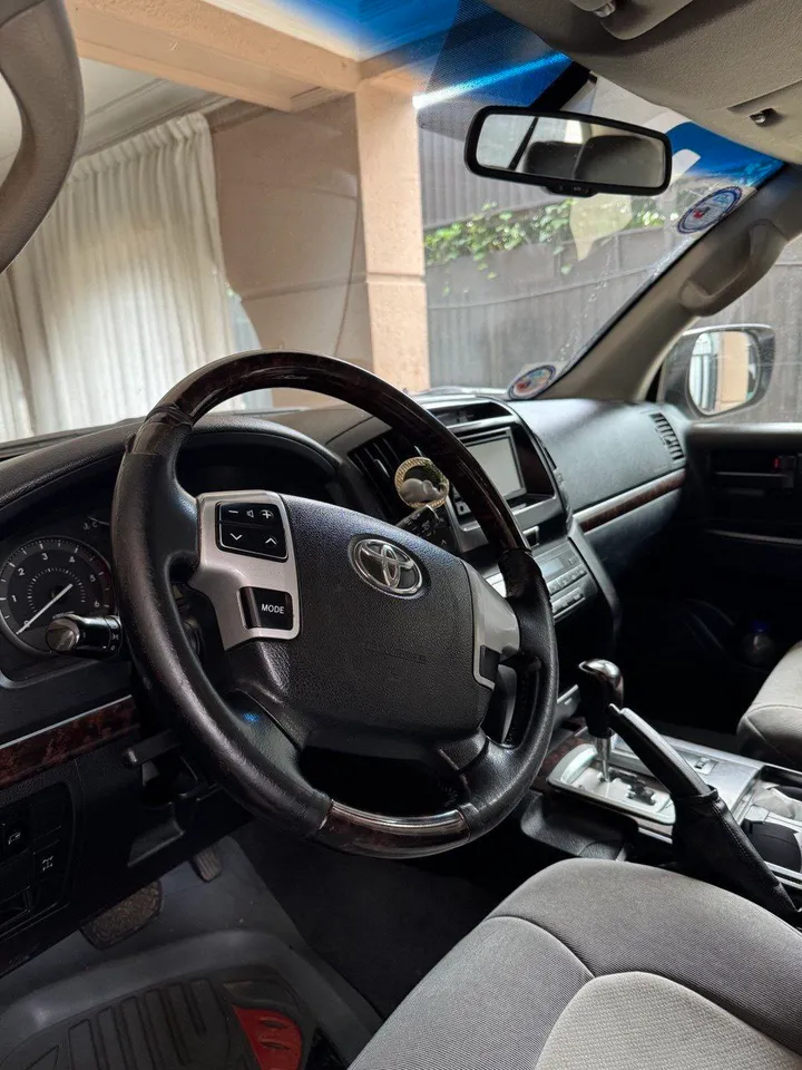 Toyota Land Cruiser GX-R 2013 – photo 3